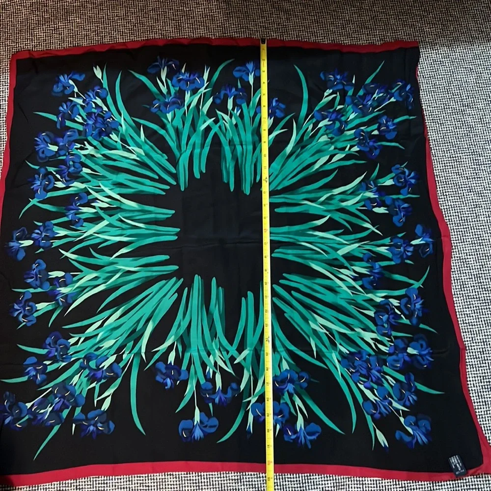 Museum of fine arts Boston women silk scarf excellent condition - Picture 5 of 6